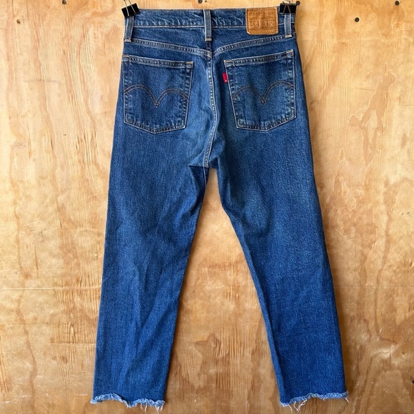 Levi’s Premium Wedgie Straight Leg Raw Hem Ankle Jean - Picture 3 of 9